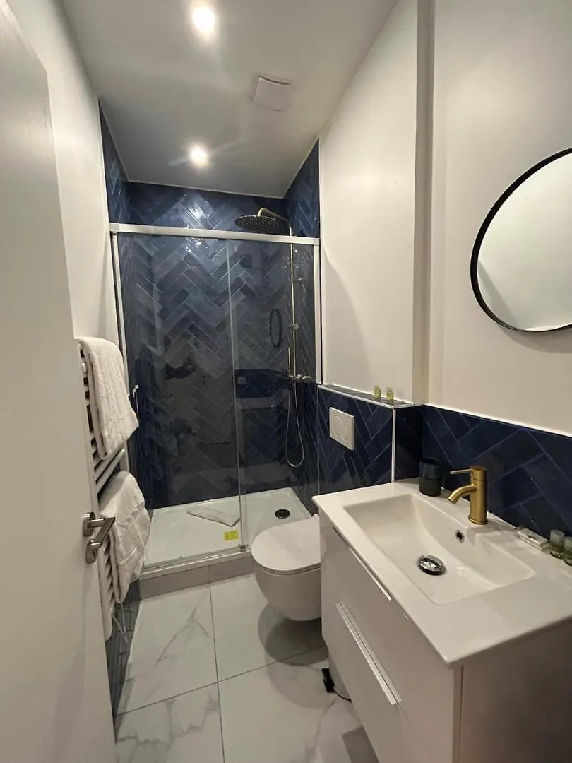 Appartement Cosy - Quartier Saint-Georges - 4P Paris 0*,  France